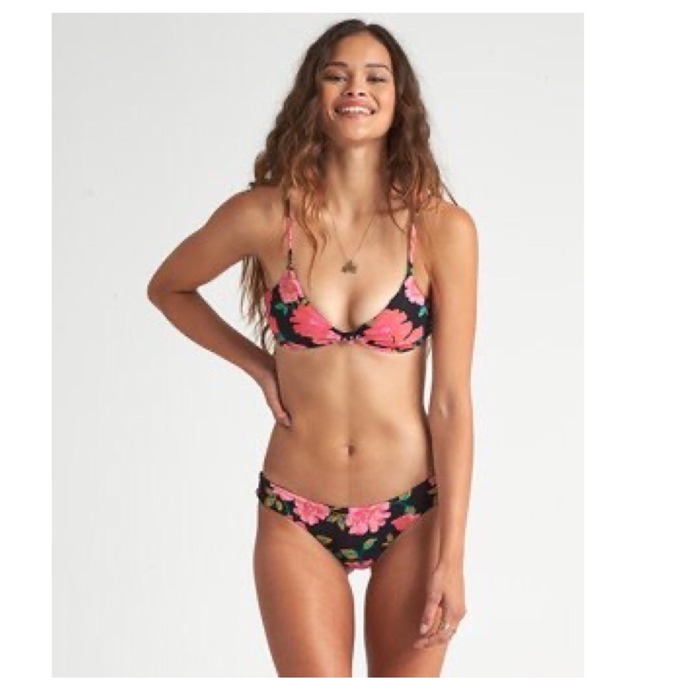 Billabong Sweet Song knotted bikini NWT, size medium